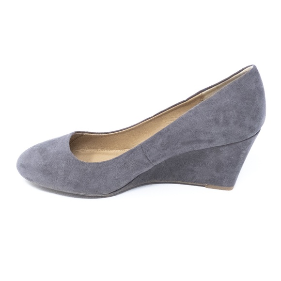 A New Day Women's Dot Round Toe Wedge Pumps 8 W - Picture 4 of 8